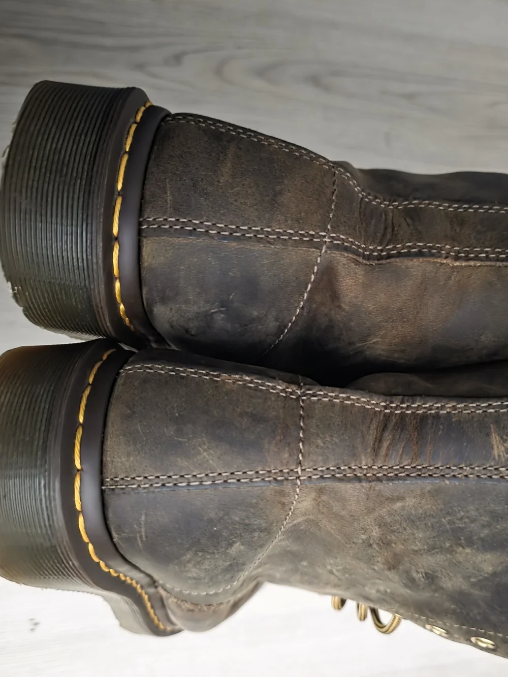 Dr. Martens Men’s Brown Leather Lace-Up Boots